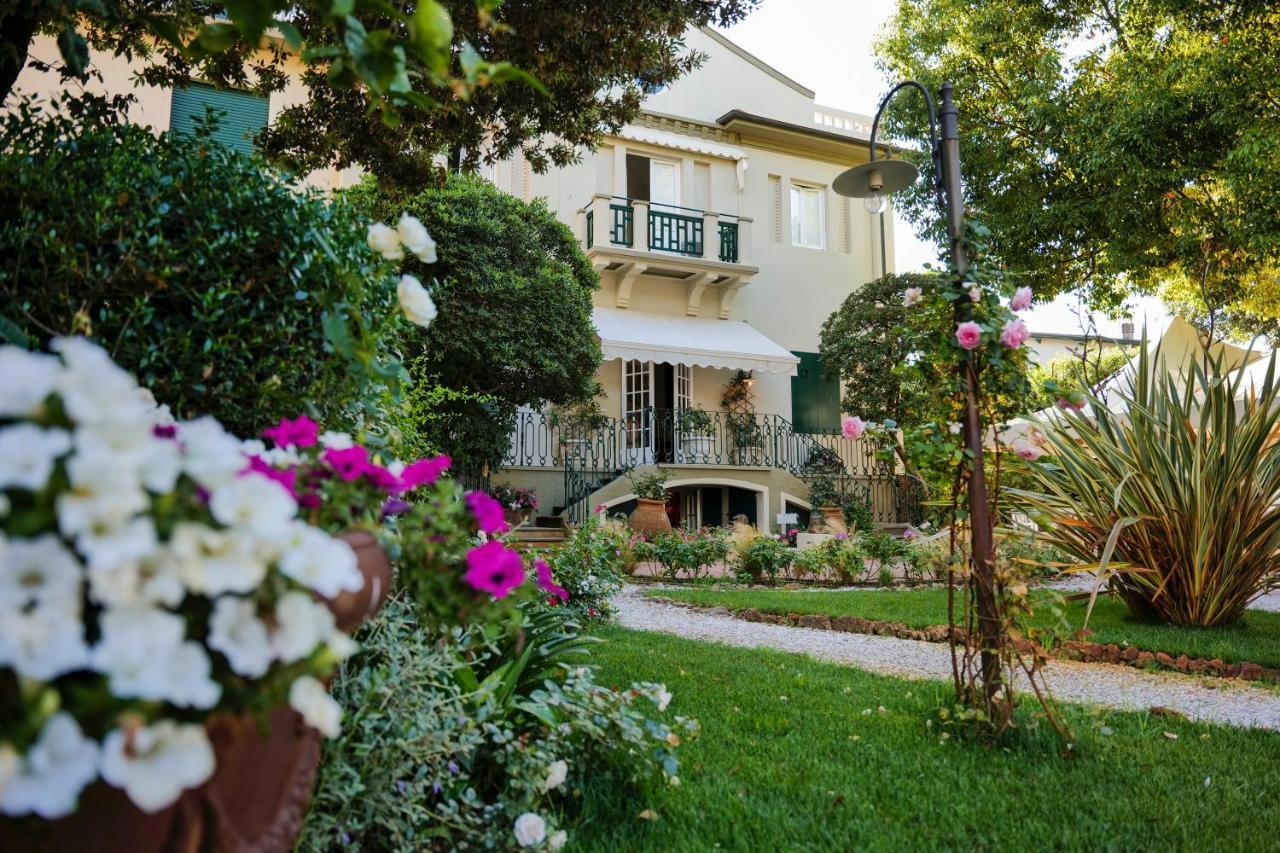 Hotel Club I Pini - Residenza D'Epoca In Versilia Лидо Ди Камайоре Екстериор снимка