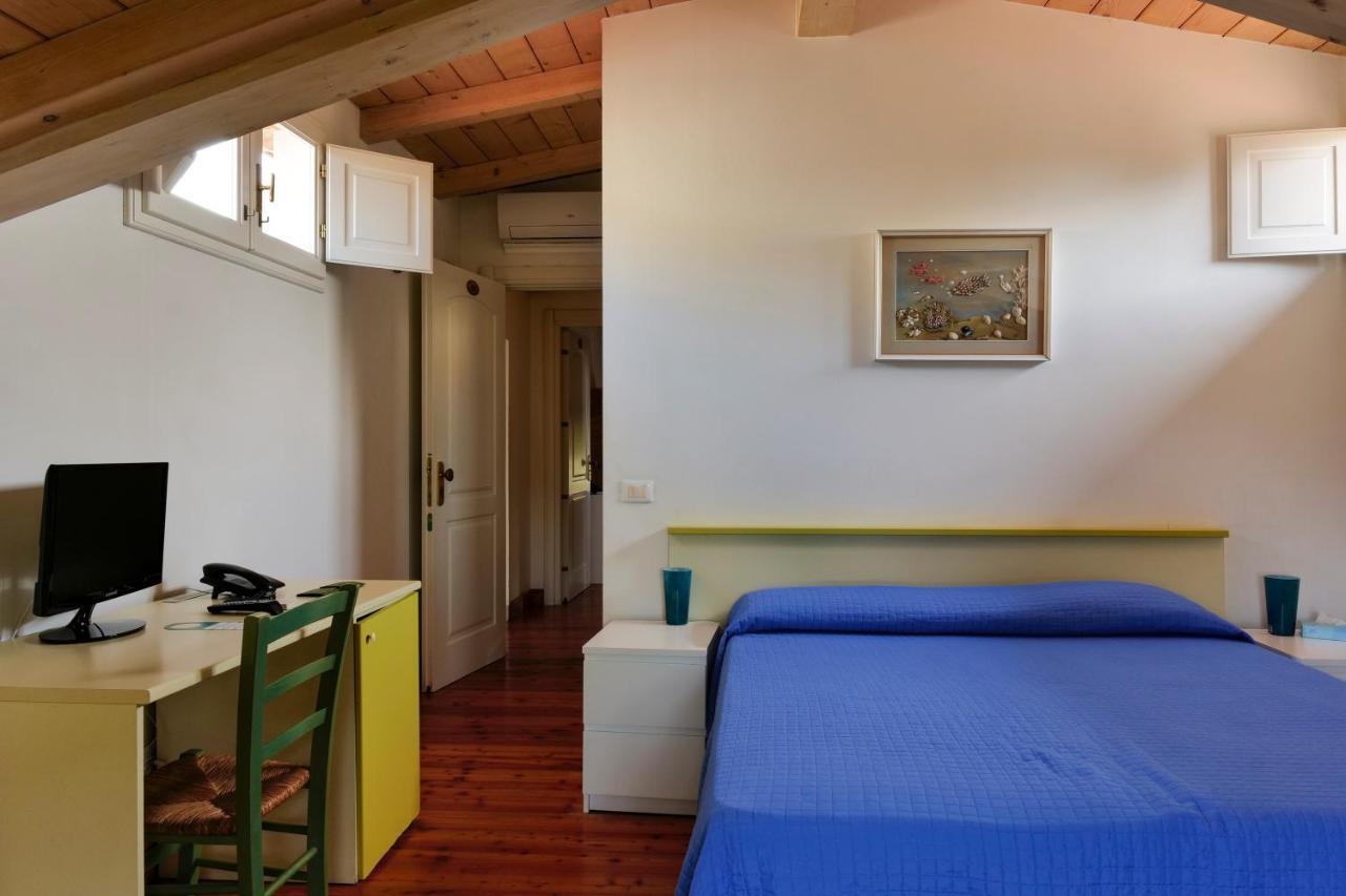 Hotel Club I Pini - Residenza D'Epoca In Versilia Лидо Ди Камайоре Екстериор снимка