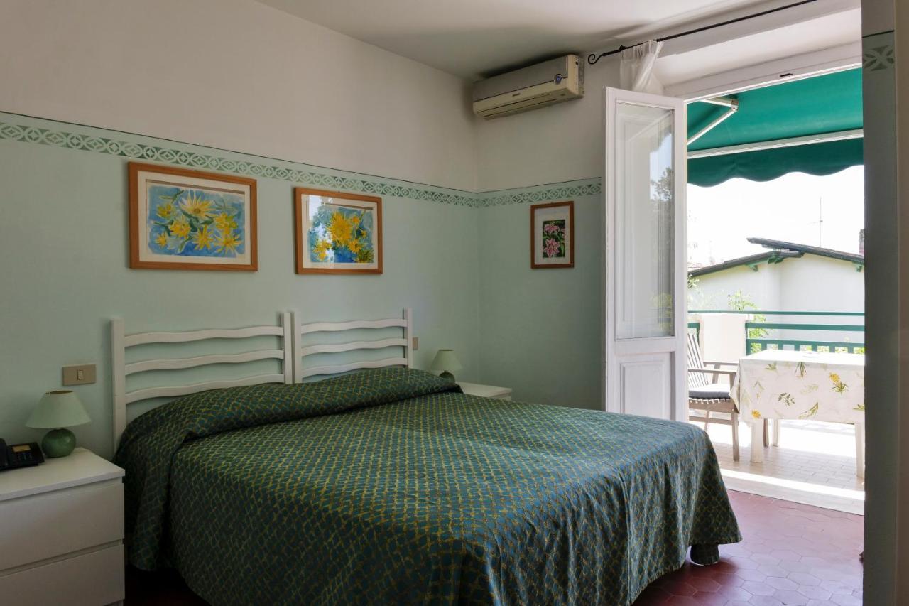 Hotel Club I Pini - Residenza D'Epoca In Versilia Лидо Ди Камайоре Екстериор снимка