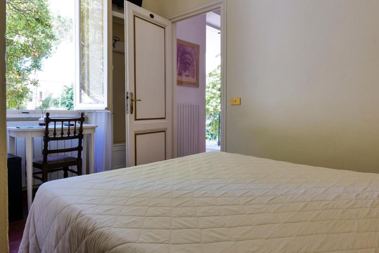Hotel Club I Pini - Residenza D'Epoca In Versilia Лидо Ди Камайоре Екстериор снимка