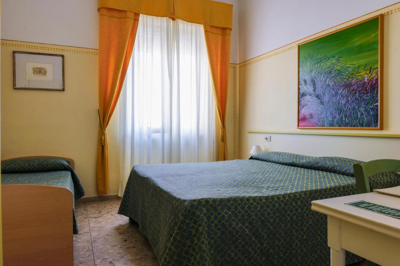 Hotel Club I Pini - Residenza D'Epoca In Versilia Лидо Ди Камайоре Екстериор снимка