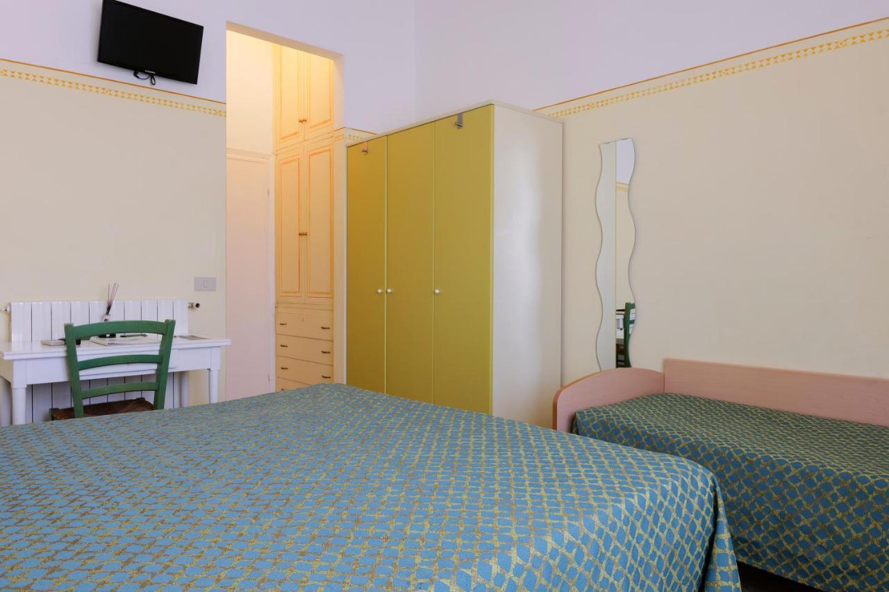 Hotel Club I Pini - Residenza D'Epoca In Versilia Лидо Ди Камайоре Екстериор снимка