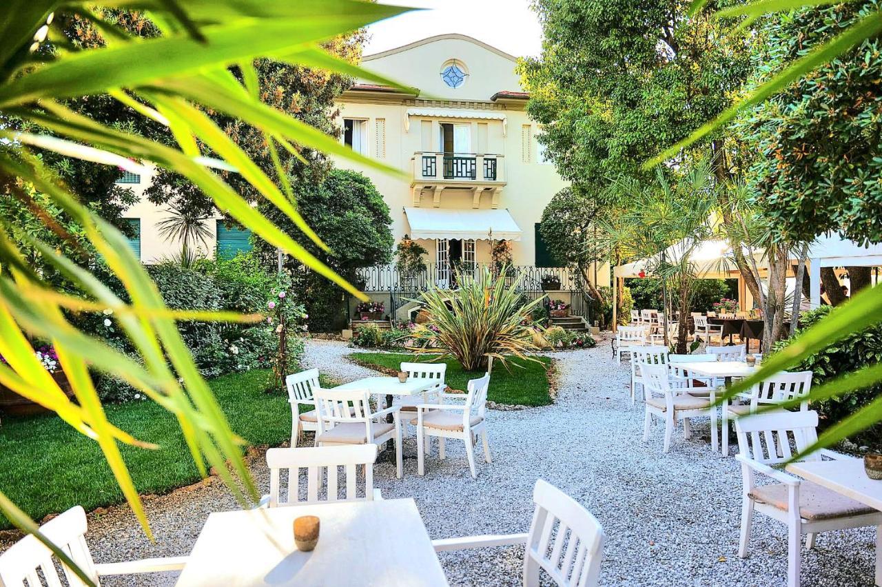 Hotel Club I Pini - Residenza D'Epoca In Versilia Лидо Ди Камайоре Екстериор снимка
